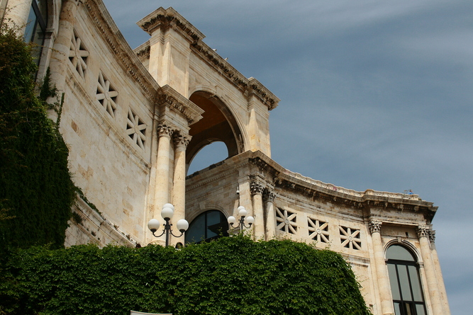 Il fascino storico e culturale del Bastione di Cagliari